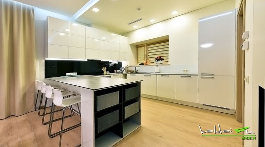 Balti virtuvės baldai